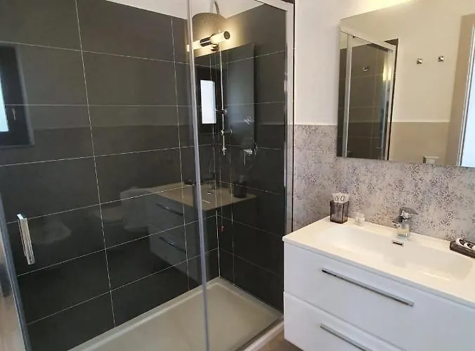 Affittacamere Samar סאן תאודורו