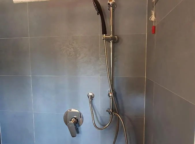 Affittacamere Samar בית הארחה 3*